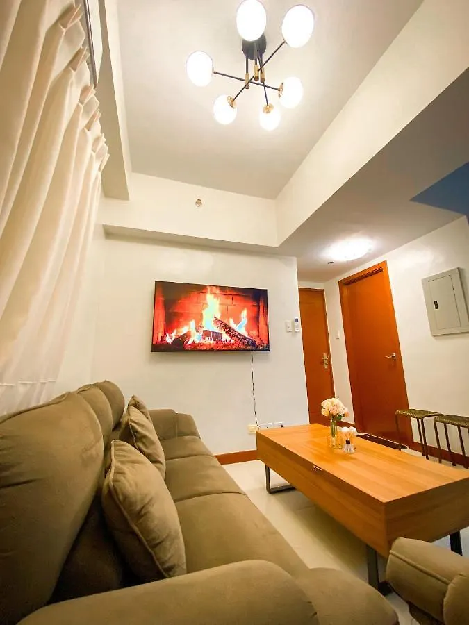 Deluxe Room W/ Pool & Billiards Makati City Philippines